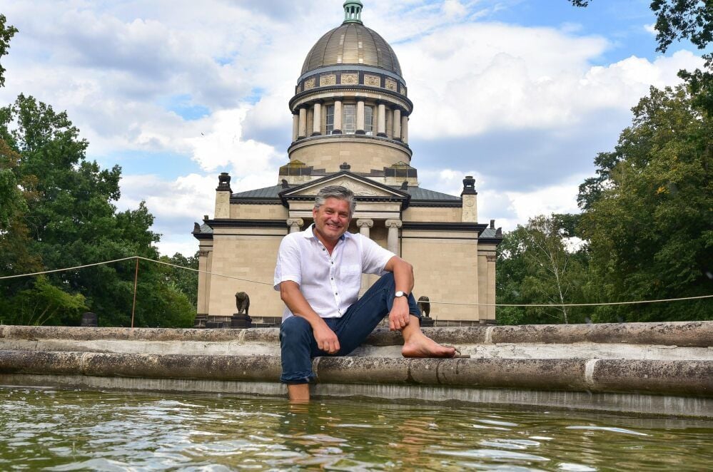 Das Mausoleum im Tierpark bietet eine imposante Kulisse für Aufführungen, weiß Generalmusikdirektor Markus L. Frank. In diesem Jahr wird dort die 226. Spielzeit des Anhaltischen Theaters eröffnet.