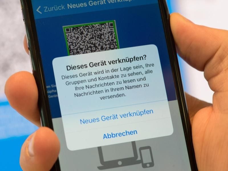 Per QR-Code verbindet der Kryptomessengers Signal. Dann können Nutzer auch vom Computer aus verschlüsselte Nachrichten versenden und empfangen. Foto: Andrea Warnecke