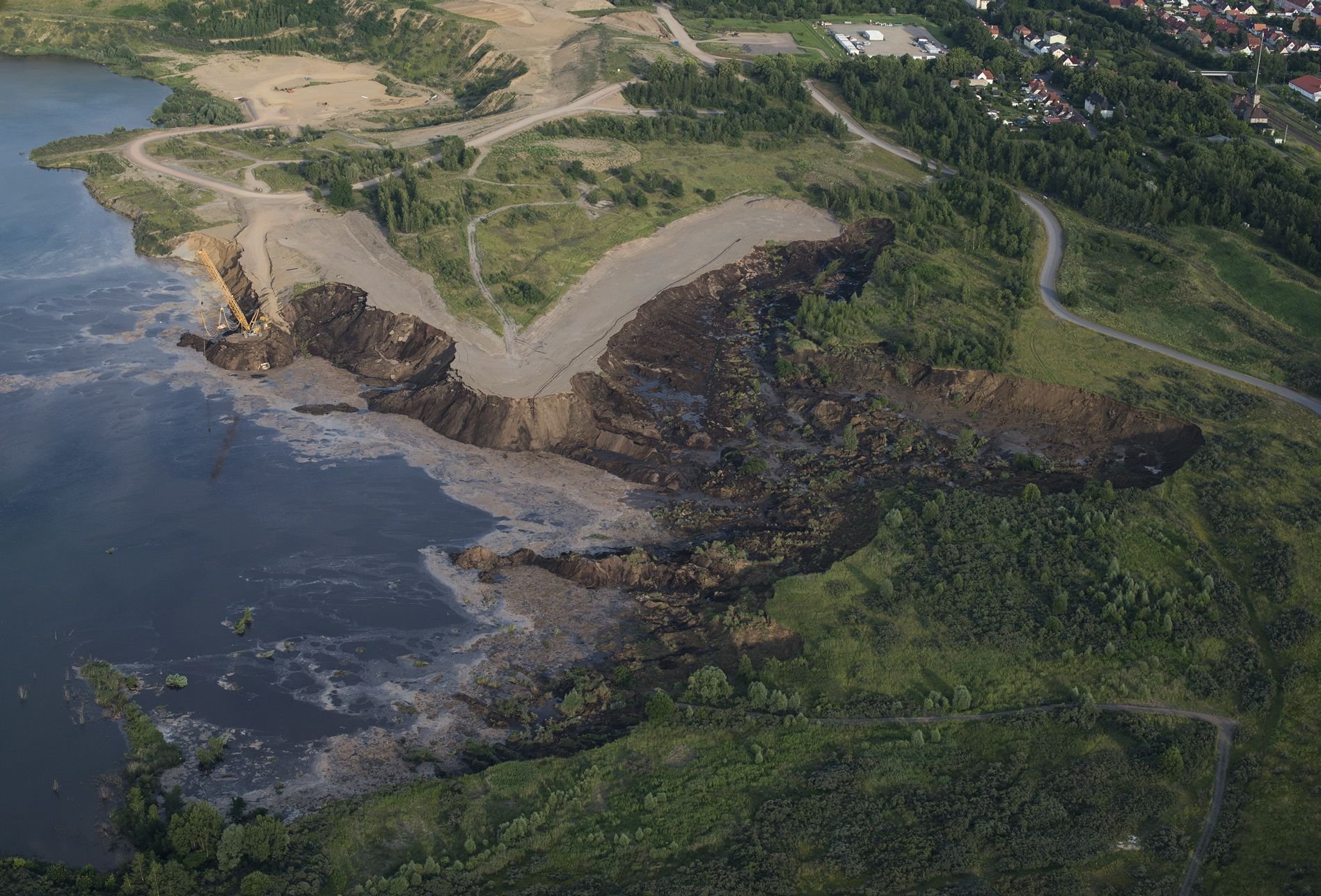 Der Concordiasee entstand durch Flutung des früheren Kohletagebaus „Concordia". Im August 2002 wurde der See eröffnet, am 18. Juli 2009 gab es einen verheerenden Erdrutsch und am 29. Juni 2016 einen weiteren.