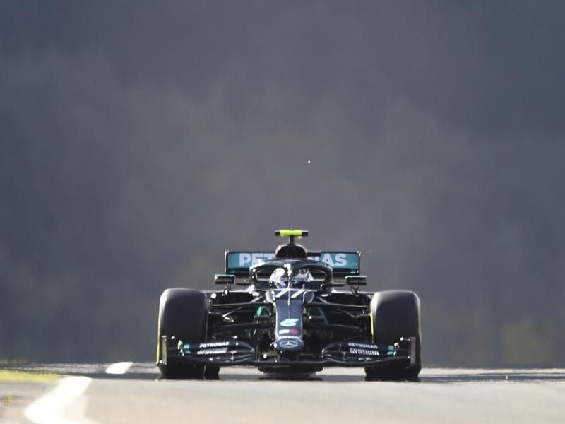 Mercedes-Pilot Valtteri Bottas fuhr im Abschlusstrainig die Bestzeit. Foto: Matthias Schrader/AP Pool/dpa