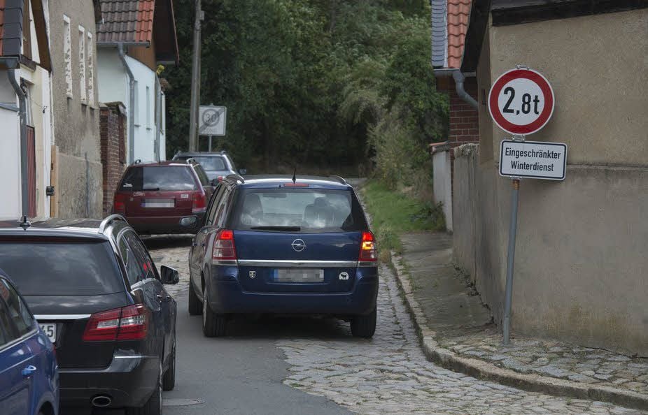 Die Straße Knieberg ist für Pkw aus Richtung Thale nicht gesperrt.