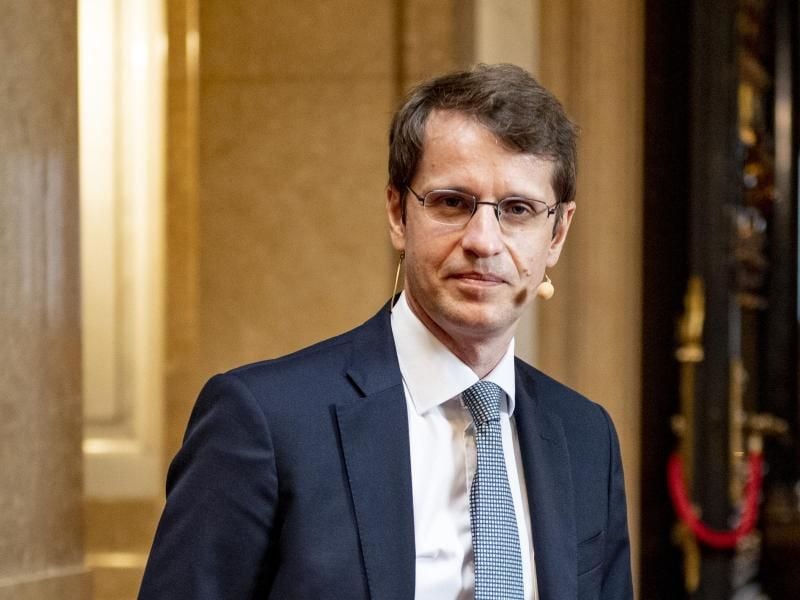 Botond Roska, Mediziner aus Ungarn, schaut in die Kamera. Foto: Axel Heimken/dpa