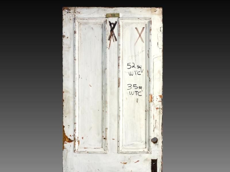 Die Türe gehörte zum Zimmer von Jim Morrison. Foto: Guernsey’s Auction House