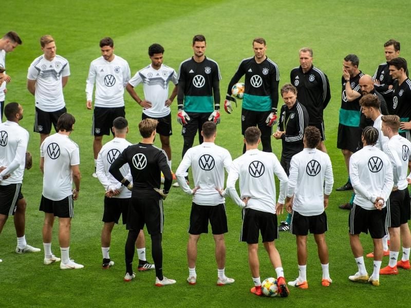 Marcus Sorg hatte zum Abschlusstraining alle 22 Spieler beisammen. Foto: Marius Becker