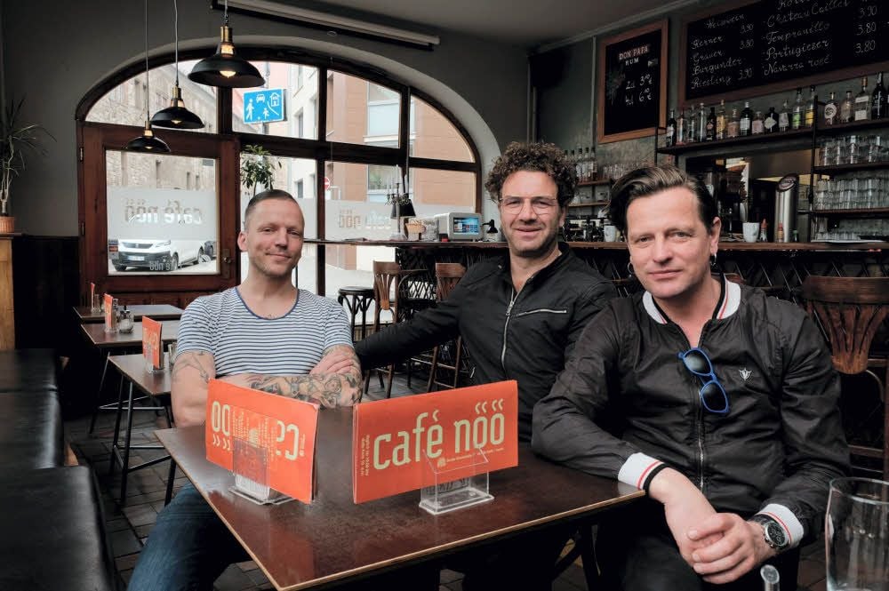 Die Männer vom „Nöö“: Martin Zachura, Torsten Schreck und Thomas Walther alias DJ Walther (v. l.) laden zum Tresen-Tanz.