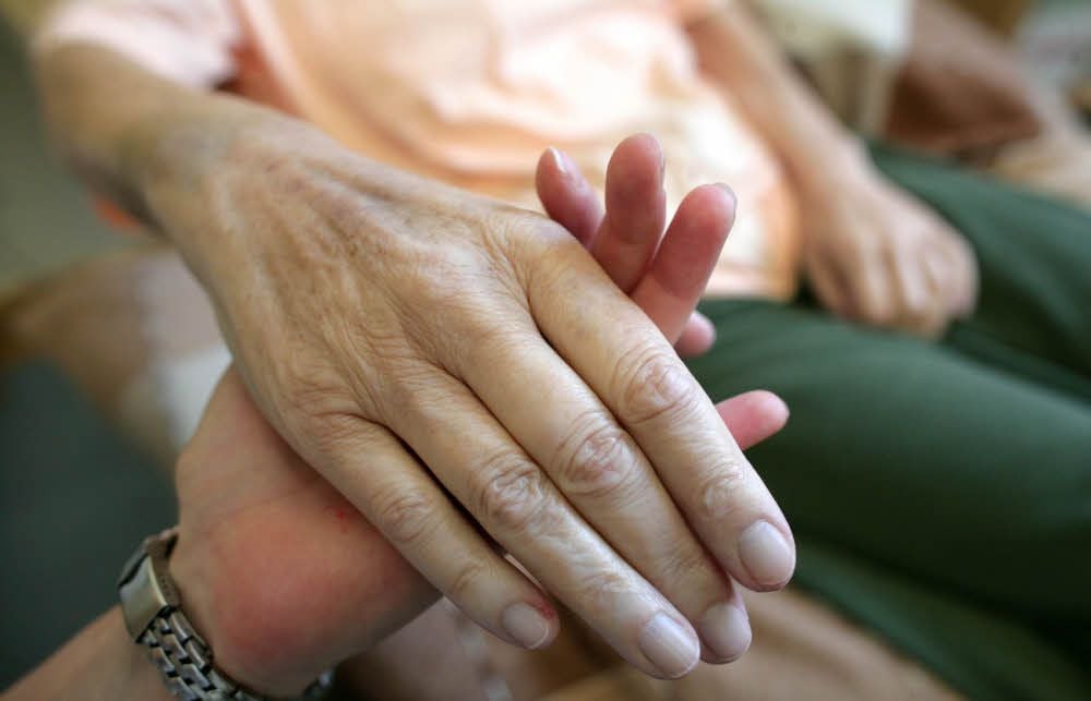 Hospizhelfer begleiten Schwerkranke. Die Kanzler von Pfau’sche Stiftung sucht Mitstreiter. Im März beginnt ein neuer Kurs.