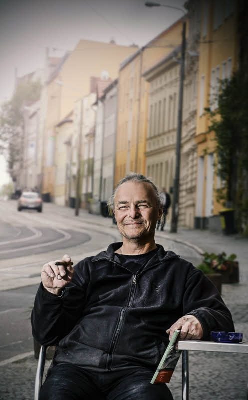 Gunnar Franke liebt seine Burgstraße, an der auch sein Laden liegt.
