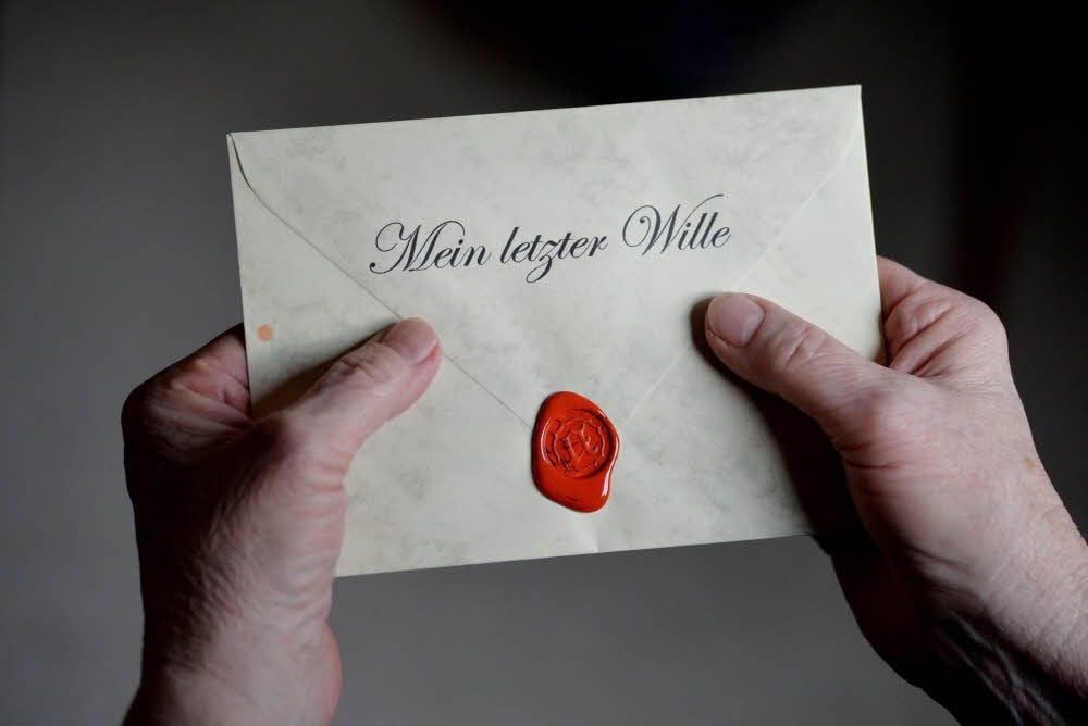 Auch wenn man vor dem Tod mit einem Testament regelt, wer was erben wird, ist Ärger nicht ausgeschlossen.