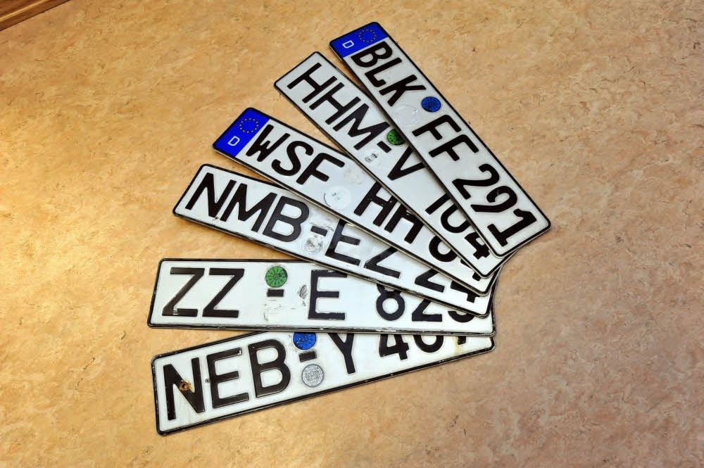 Diese Kennzeichen-Kennungen sind im Burgenlandkreis erlaubt.