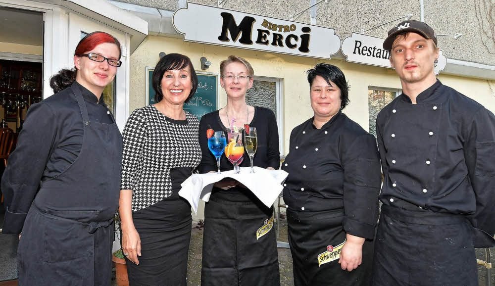 Sie freuen sich auf viele Geburtstagsgäste: Sandra Brandt, Christine Döring, Manuela Filla, Ariane Simolke und Patrick Hackauf (v.l.).