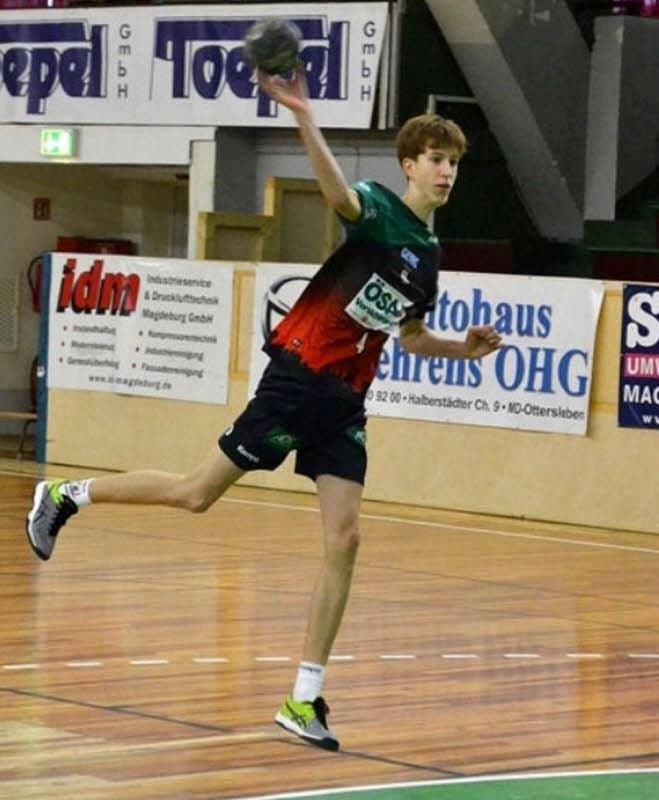 Der Schüler Paavo Kölling ist nicht nur schulisch einer der Besten - auch auf dem Spielfeld in seinem Handballverein SC Magdeburg versenkt er jeden Ball.