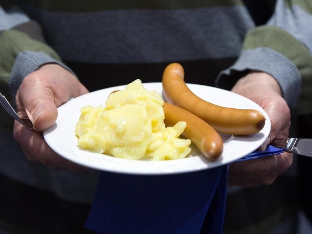 Edeka ruft unter anderem in Sachsen-Anhalt einen bestimmten Kartoffelsalat zurück.