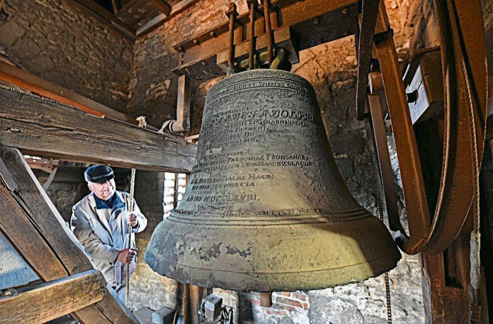 Die Bronzeglocke soll gerettet werden und wieder erklingen.