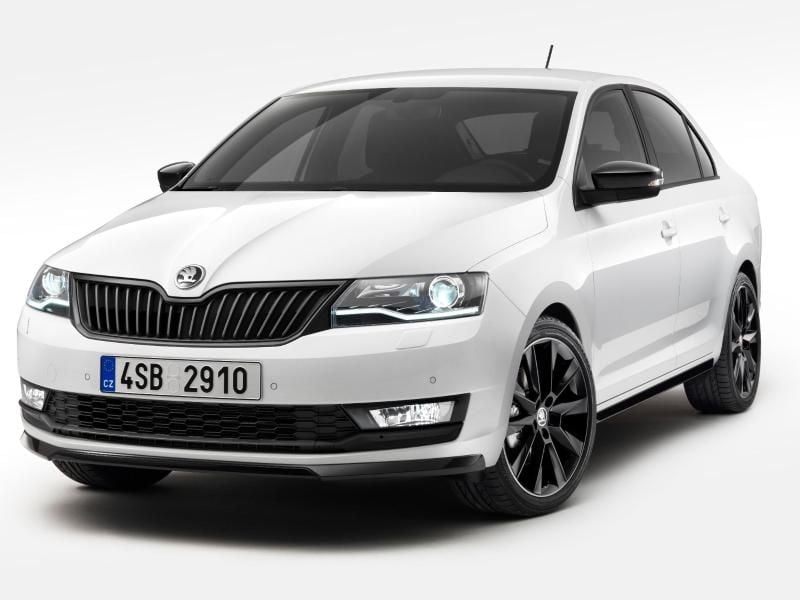 Überarbeiteter Kleinwagen: Der Skoda Rapid soll sich außen künftig vor allem an Bi-Xenon-Scheinwerfern und neuen Schürzen für Bug und Heck erkennen lassen. Foto: John Wycherley/Skoda/dpa-tmn