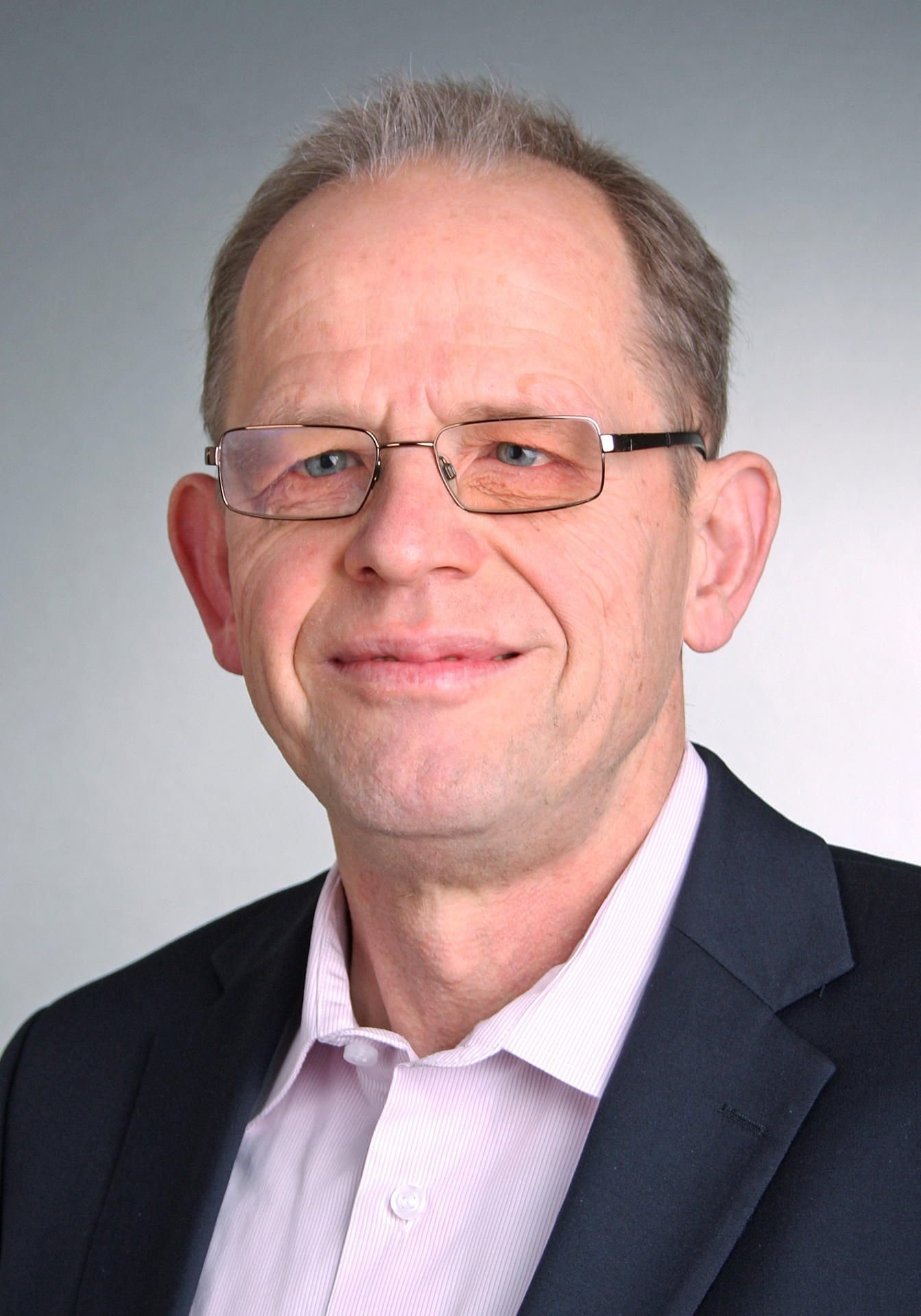 Der 55-jährige Journalist und Autor Norbert Häring, der seine Rundfunkbeiträge bar begleichen möchte.