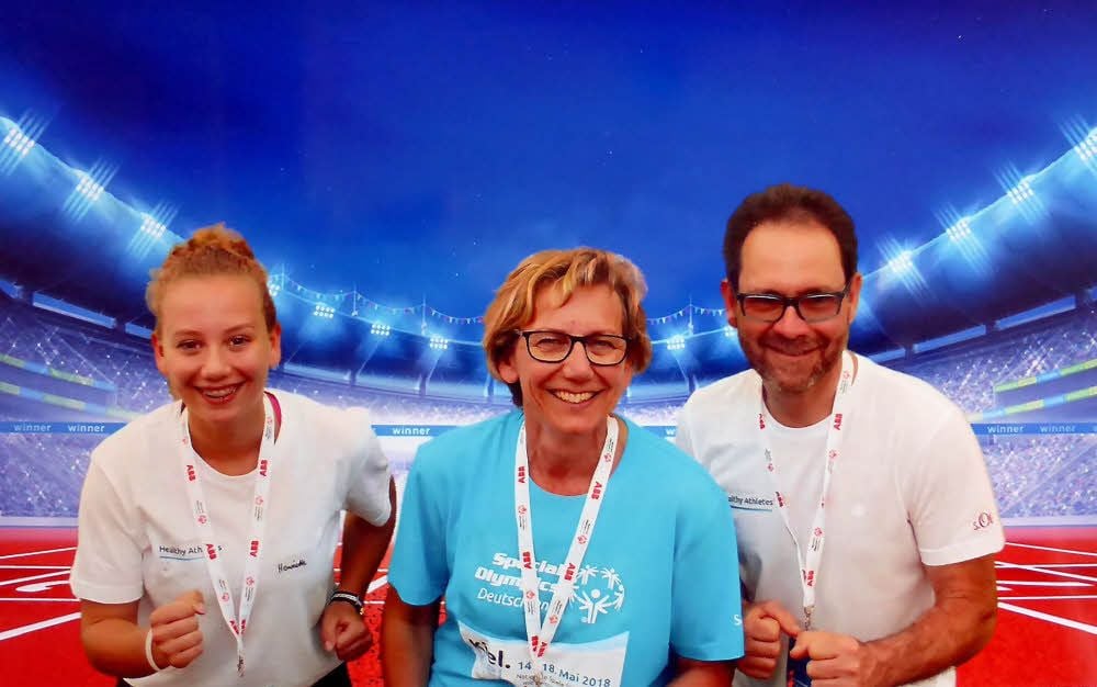 Familienurlaub mal ganz anders: Henriette, Marion und Frank Giesecke (v. l.) waren bei den Special Olympics in Kiel dabei.