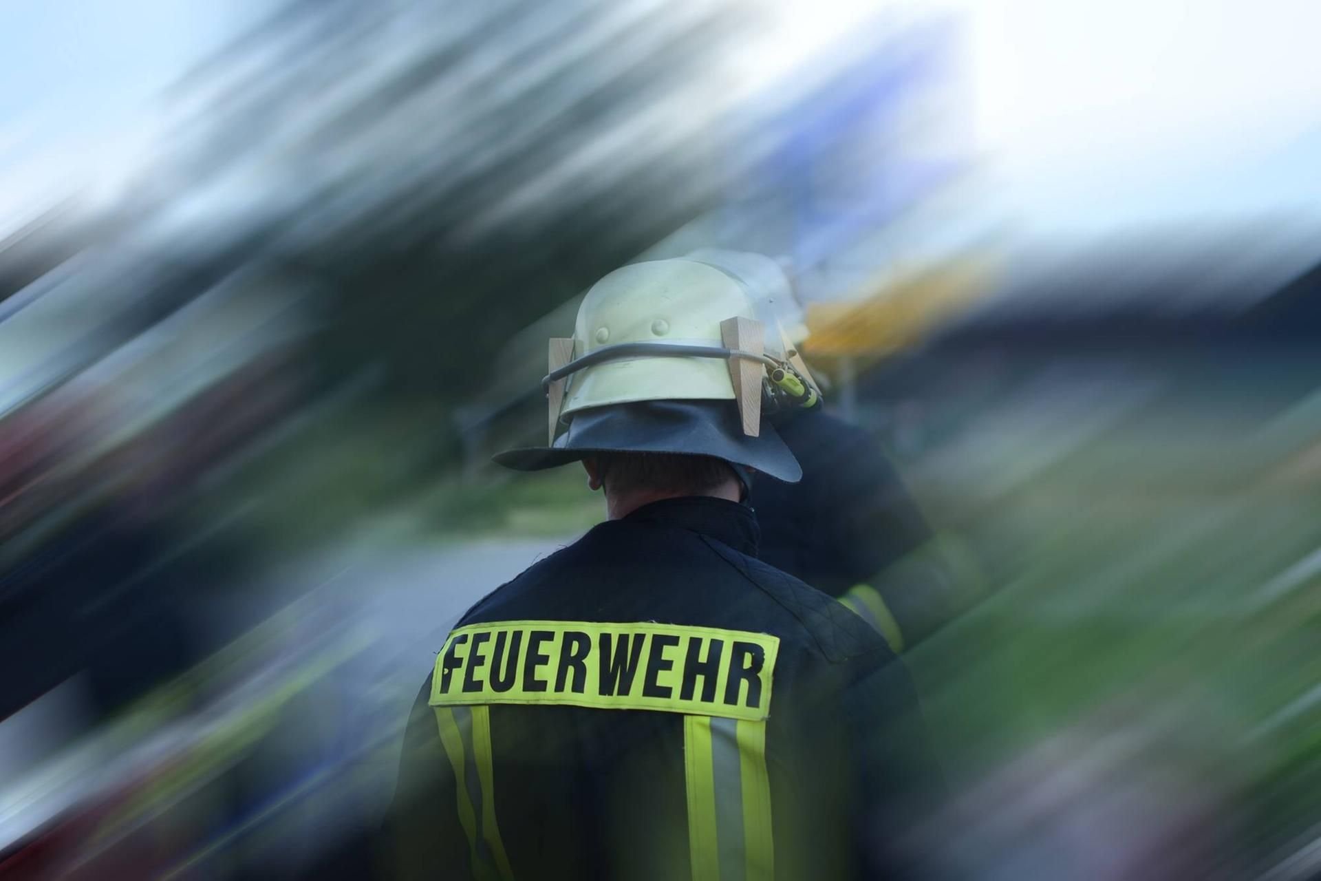 In Halle-Neustadt hat es in der Nacht zum Samstag erneut an mehreren Stellen gebrannt.