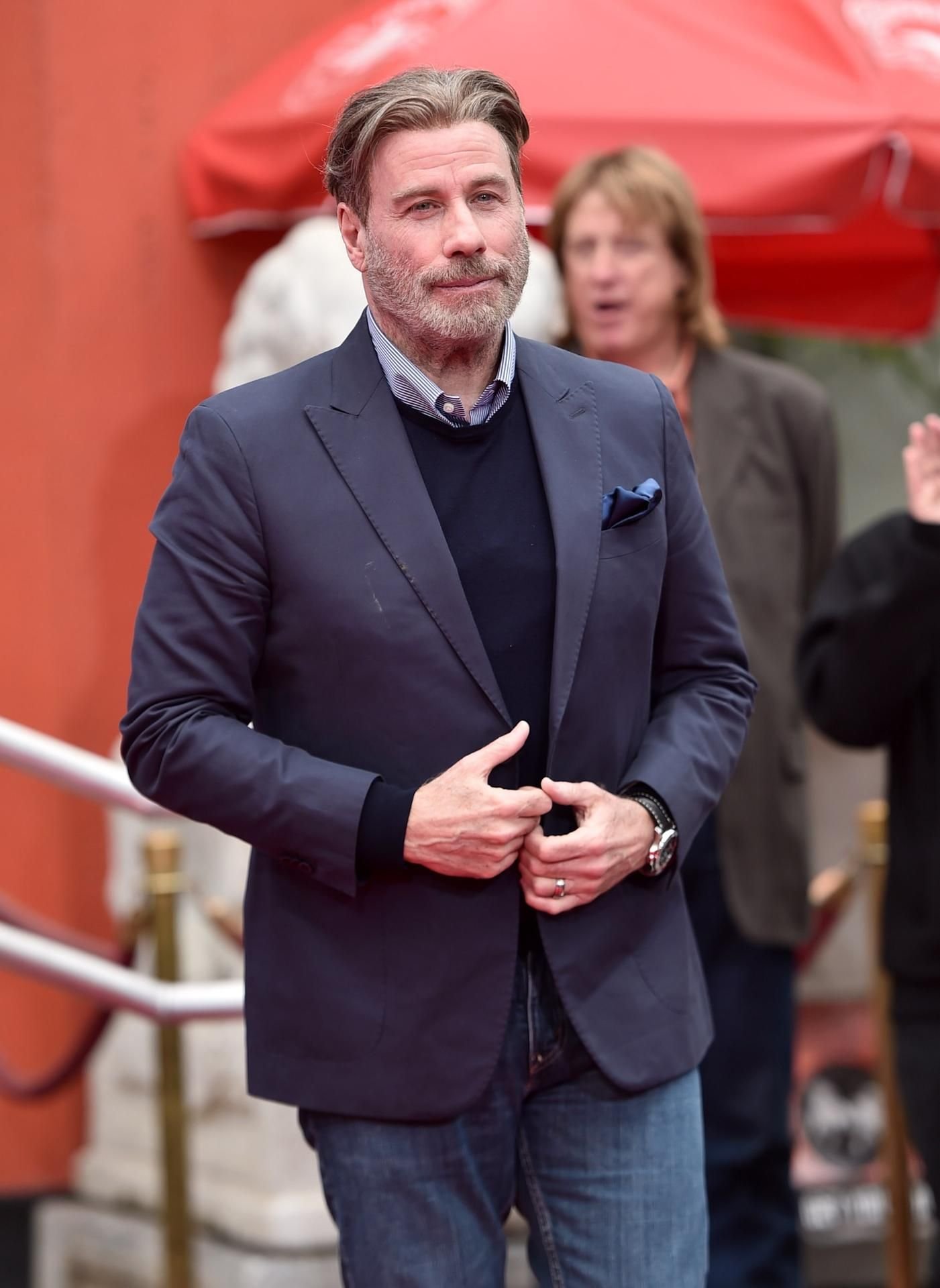 John Travolta trug noch vor ein paar Wochen wallendes Haar.