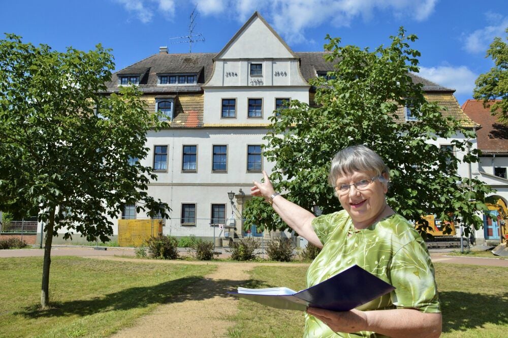 Ortschronistin Isabella Weber kennt die Besonderheiten des Radiser Bauwerks.