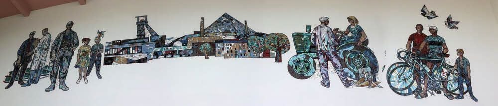Das Mosaik im Bahnhof, einst geschaffen von Wilhelm Schmied