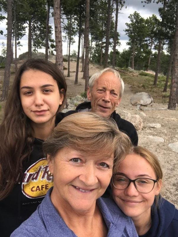 Haben viel Zeit miteinander verbracht: Lucie Gebhardt (rechts) mit ihren Gasteltern und ihrer Gastschwester.