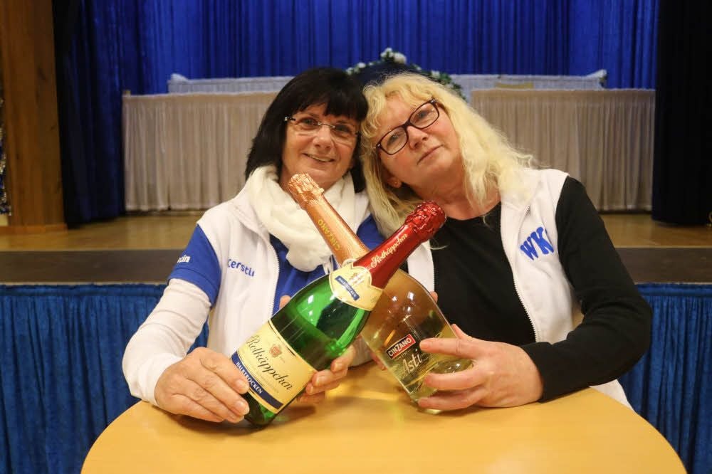 Cerstin Nieber (li.) und Silvia Zacharias sorgen für viele Lacher.