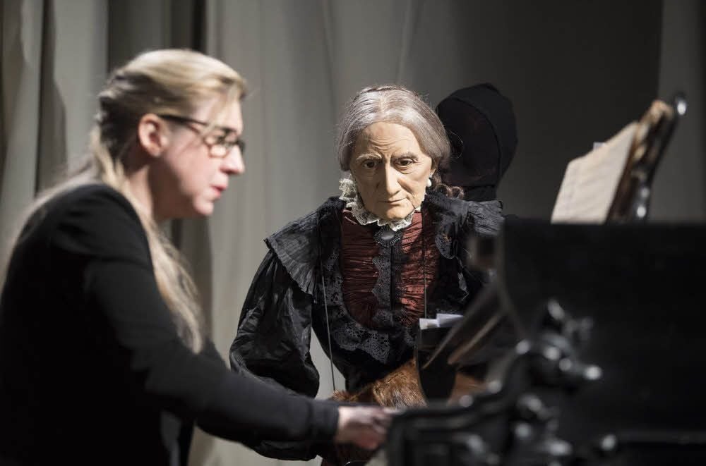 Ragna Schirmer und Ines Heinrich-Frank (Clara)