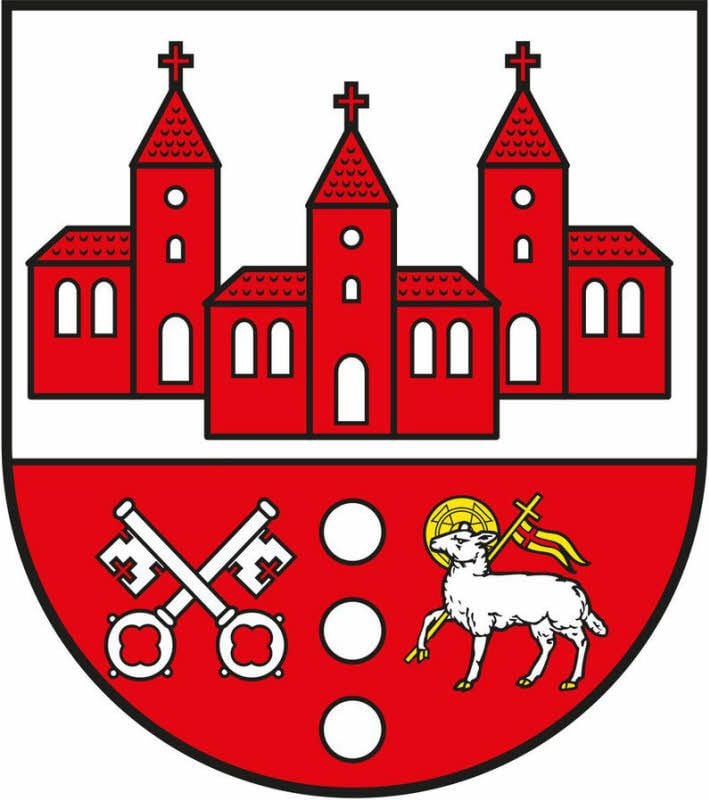 Die drei Kirchen symbolisieren die drei ehemaligen Ortsteile