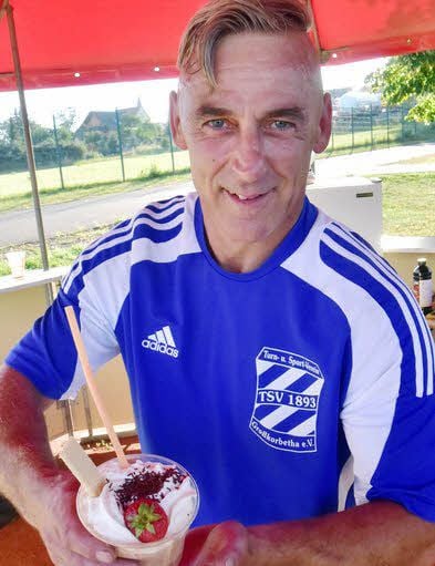 Frank Hessel mit Bowle.