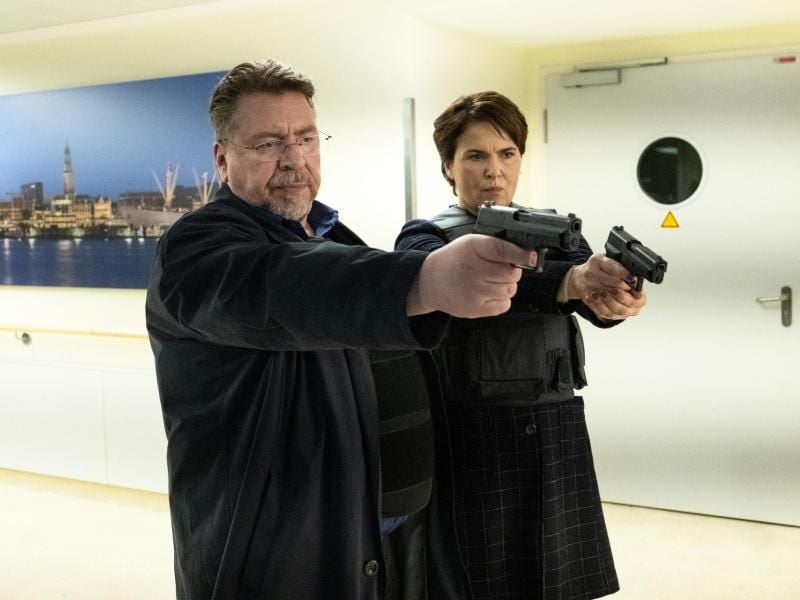 Erichsen (Armin Rohde) und Lisa (Barbara Auer) im Einsatz. Foto: Marion Von Der Mehden/ZDF/dpa
