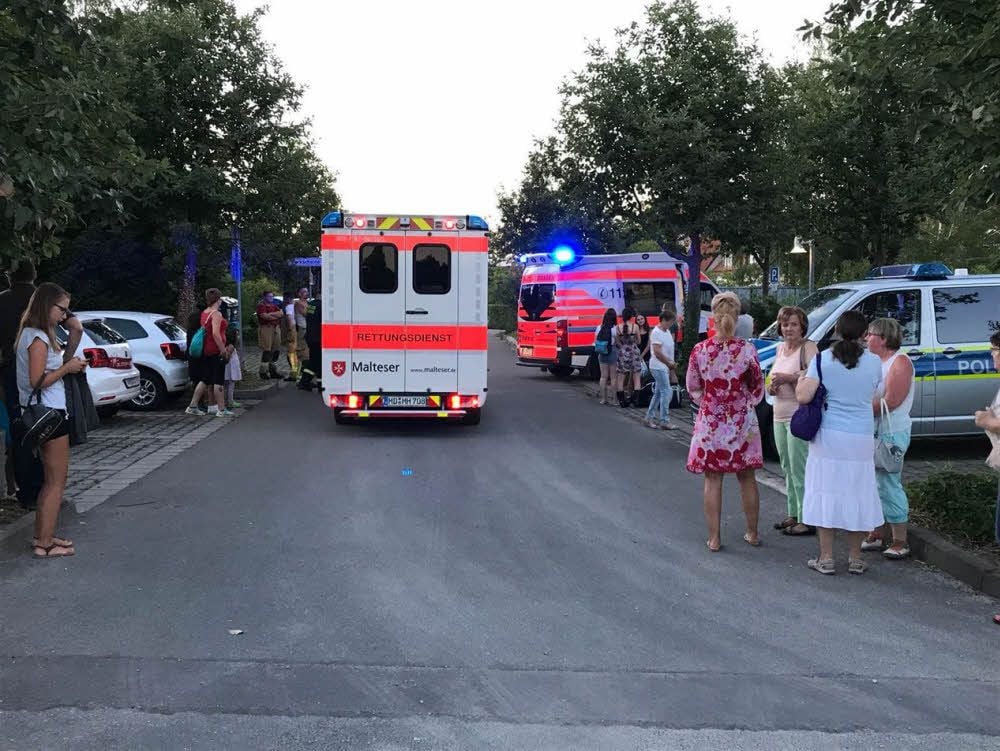 Ein Großaufgebot aus Polizei, Feuerwehr und Rettungskräften forderte die Suiziddrohung eines 40-Jährigen. Mehrere Häuser mussten im Naumburger Georgenviertel evakuiert werden.