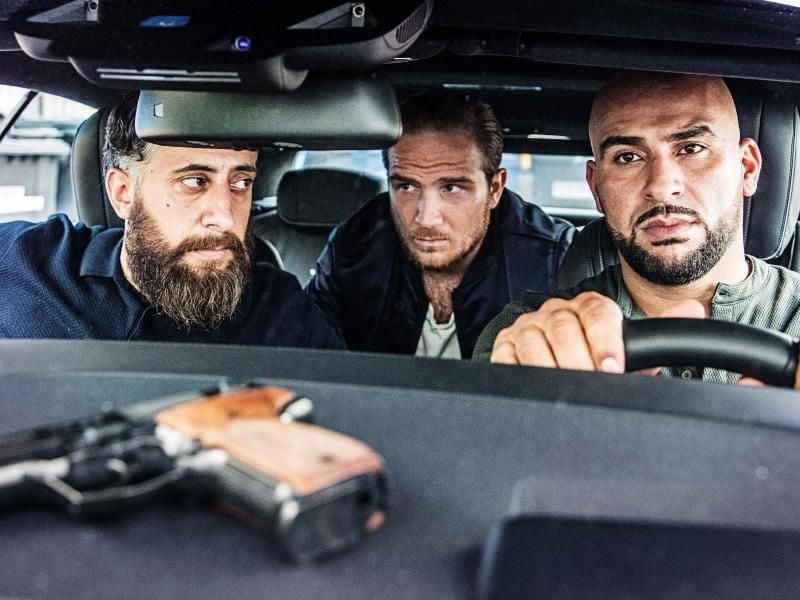 Toni (Kida Khodr Ramadan, l-r) will ein sauberes Leben, Vince (Frederick Lau) braucht Geld und Abbas (Veysel Gelin) ist hochaggressiv.