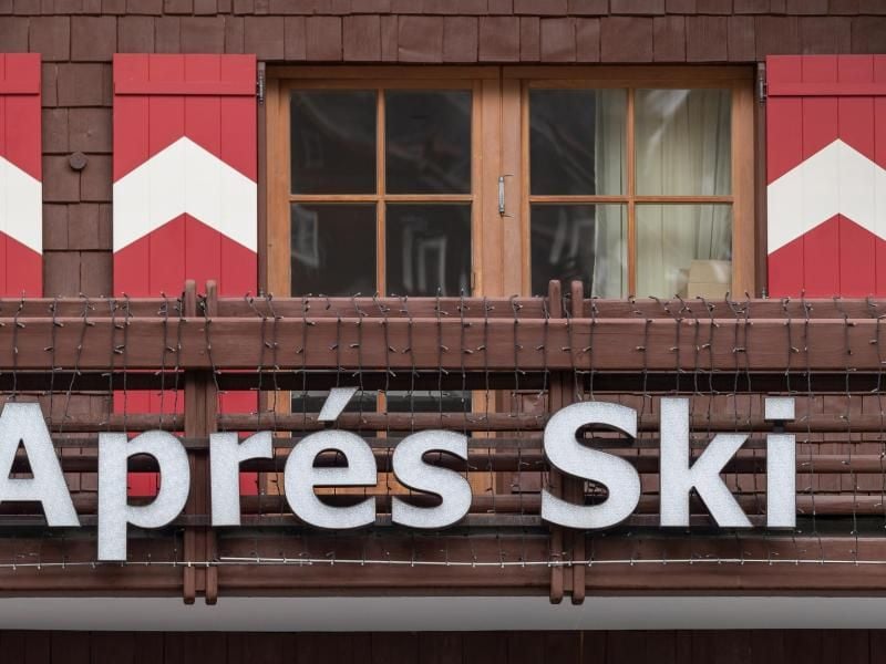 In Österreich soll es in dieser Ski-Saison kein Après-Ski geben. Foto: Jakob Gruber/APA/dpa