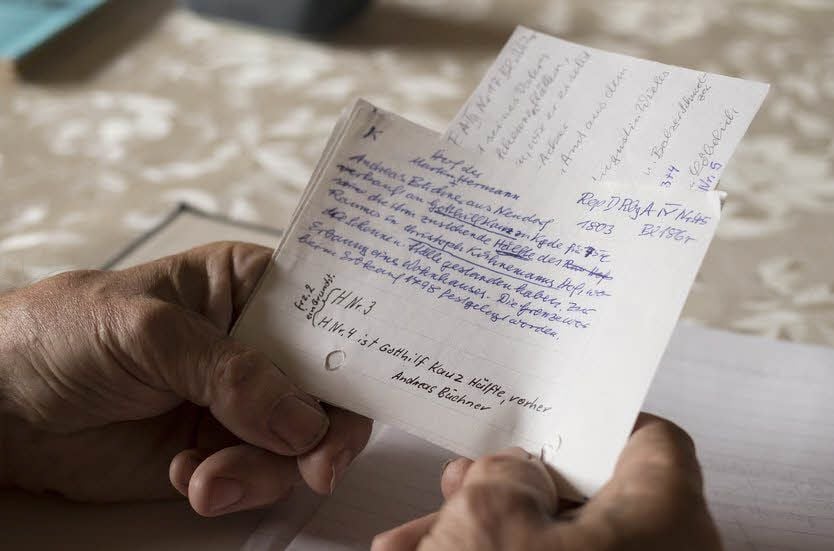 Gesichtet wurden auch viele, vom ehemaligen Pfarrer verfasste handschriftliche Notizen.