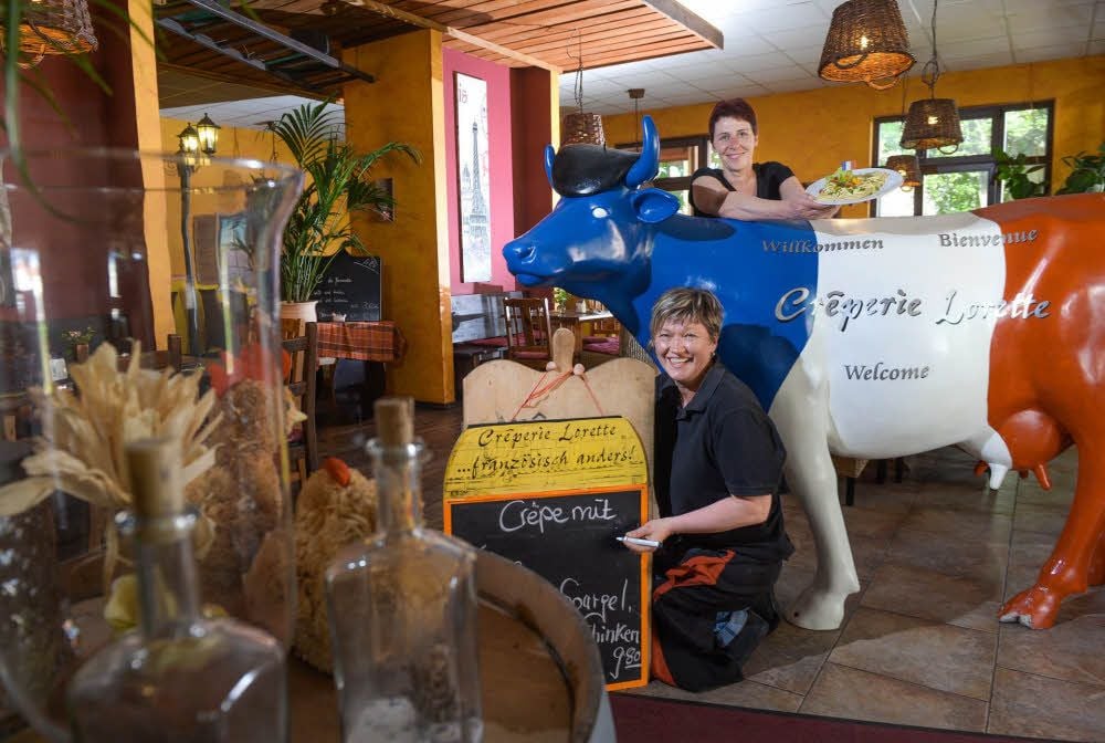 Silke Czech (hinten) unterstützt ihre Chefin Diana Aleithe fast von Anfang an.