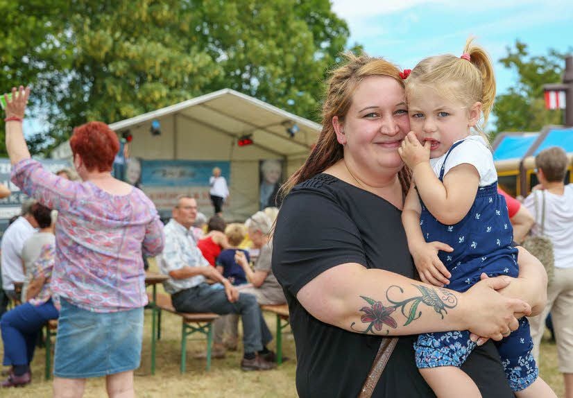 Stefanie Lührs und Tochter Saya Lührs aus Bremen feierten in „Nord“ mit.