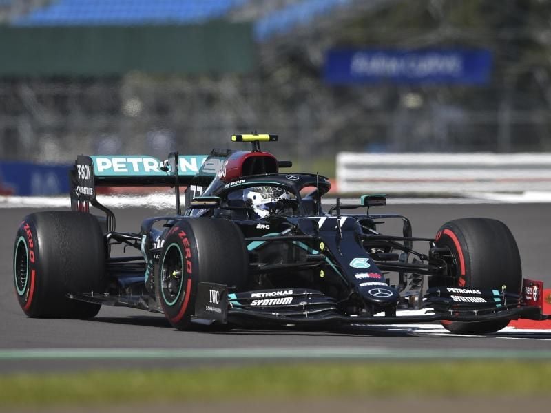Fuhr im letzten Training in Silverstone Bestzeit: Valtteri Bottas im Mercedes. Foto: Ben Stansall/Pool AFP/dpa