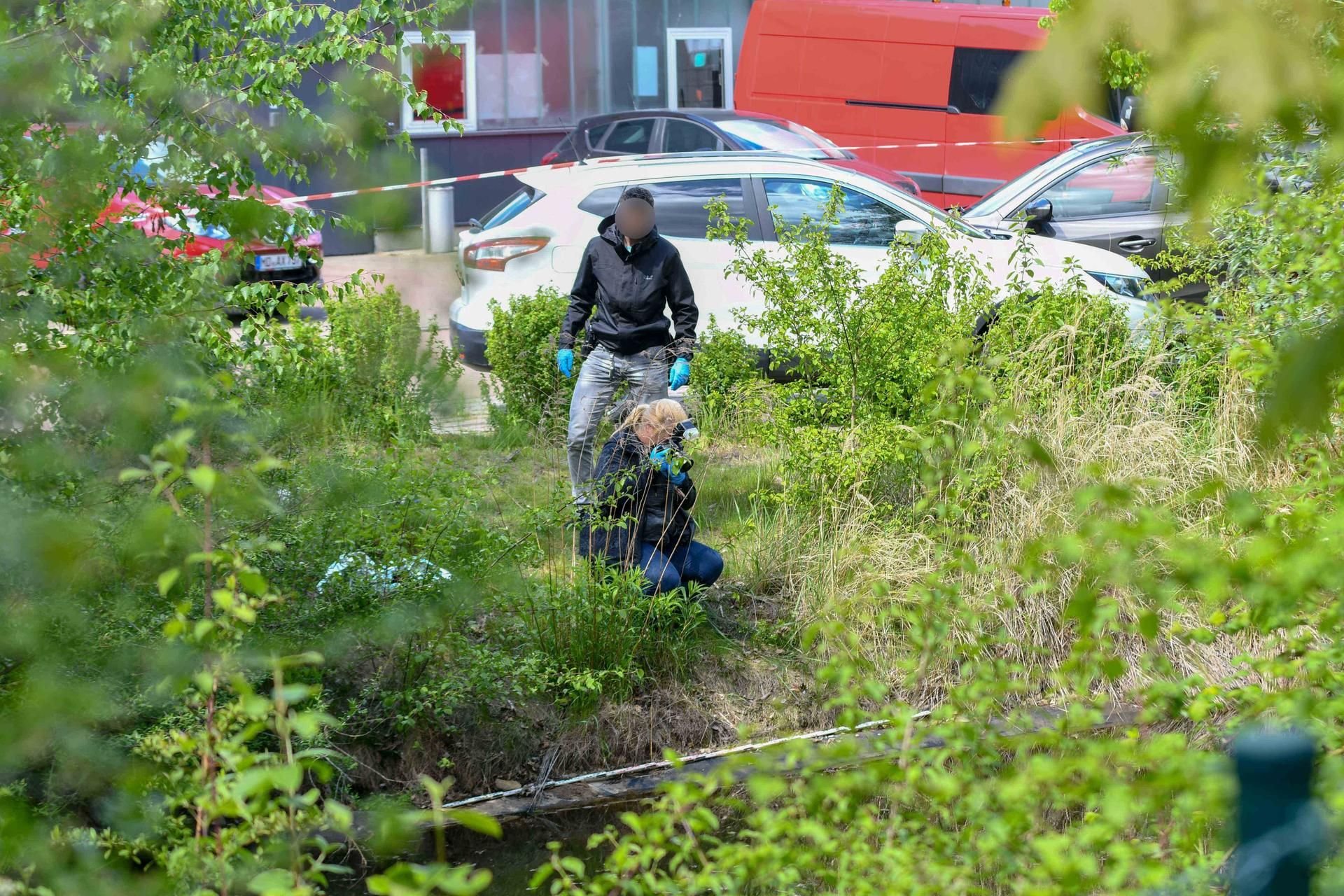 In Magdeburg ist es am Sonntagmittag zu einem tragischen Unglück gekommen. Gegen Mittag wurden die Einsatzkräfte in die Carnotstraße gerufen.