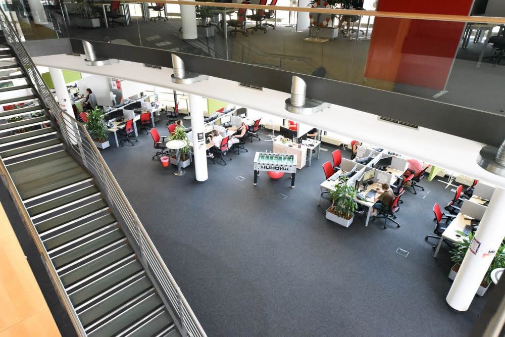 Das Callcenter erstreckt sich über zwei Etagen im Gebäude in der Gotthardstraße.