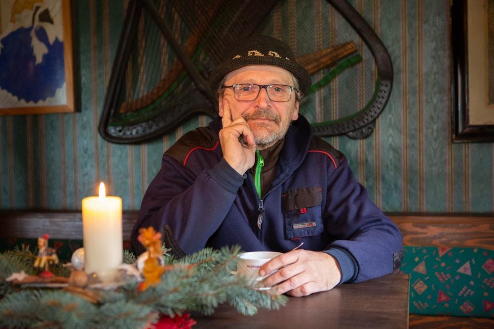 Bernd Christen hat auch dieses Jahr wieder ein Konzert vor und eine Feier zum Fest in der Scheune der Kultkneipe Seh-Song organisiert. Danach ist bis zum 18. Januar erst einmal kurz Winterpause und die Kneipe geschlossen.