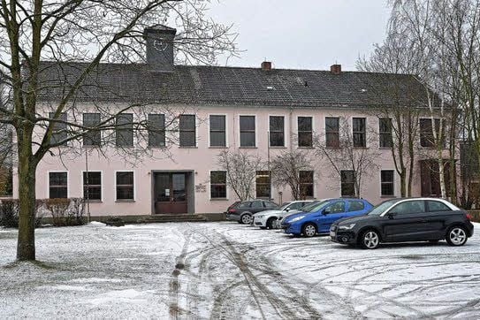 Die Schule in der Tempelhofer Straße ist dringend sanierungsbedürftig. Ein Förderantrag soll gestellt werden.