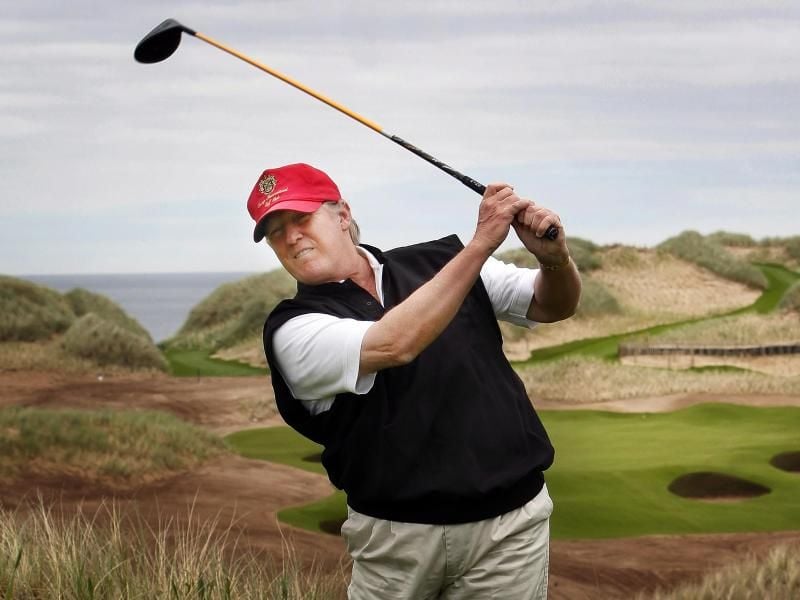 Schwingt selber gern den Golfschläger: US-Präsident Donald Trump. Foto: Danny Lawson/PRESS ASSOCIATION