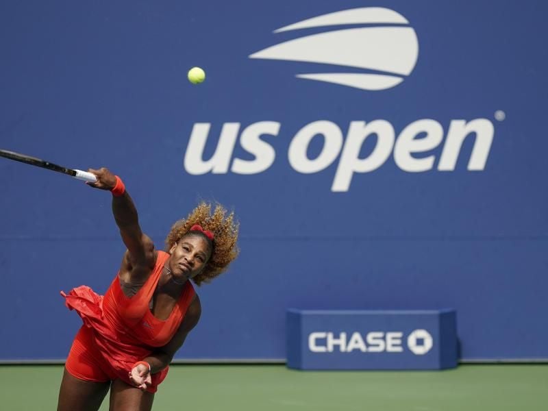 Musste für den Einzug ins Halbfinale schwer rackern: Serena Williams in Aktion. Foto: Seth Wenig/AP/dpa