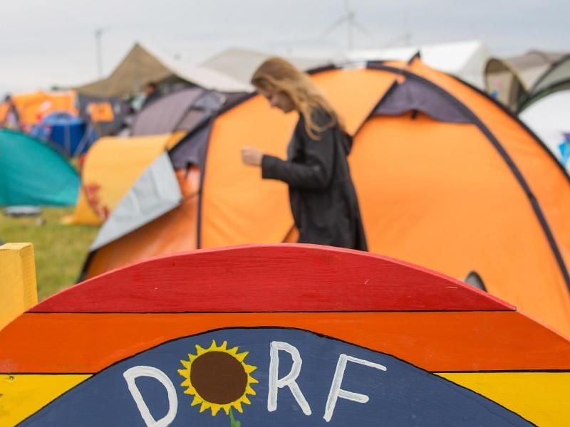Christliche Camper leben in Metebach-Neufrankenroda in der „Zeltstadt”. Foto: Arifoto Ug/dpa/Archiv