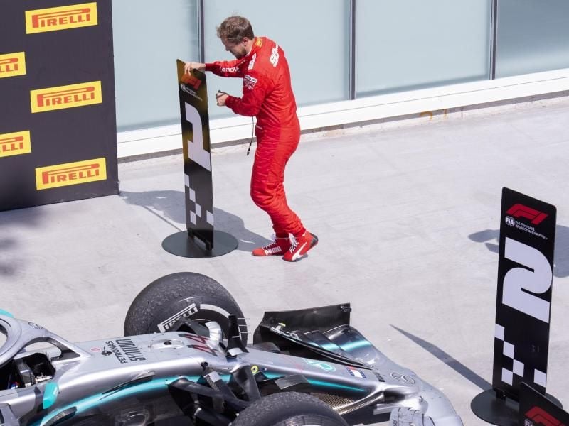 Sichtlich bedient nach dem Rennen in Montréal: Sebastian Vettel. Foto: Paul Chiasson/The Canadian Press/AP