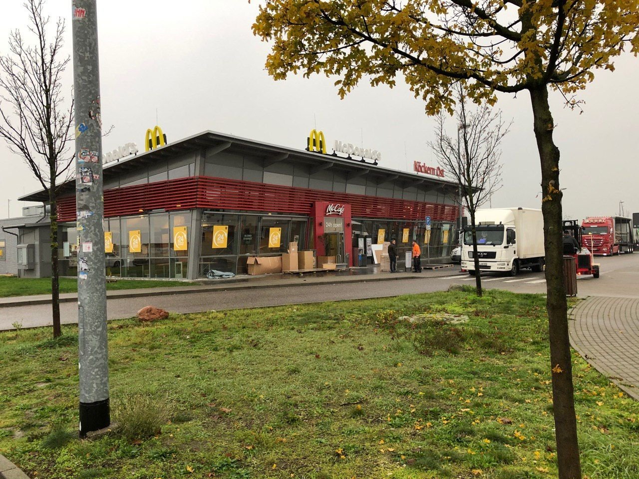 Die McDonald's-Filiale am Rasthof Köckern wird aktuell modernisiert.