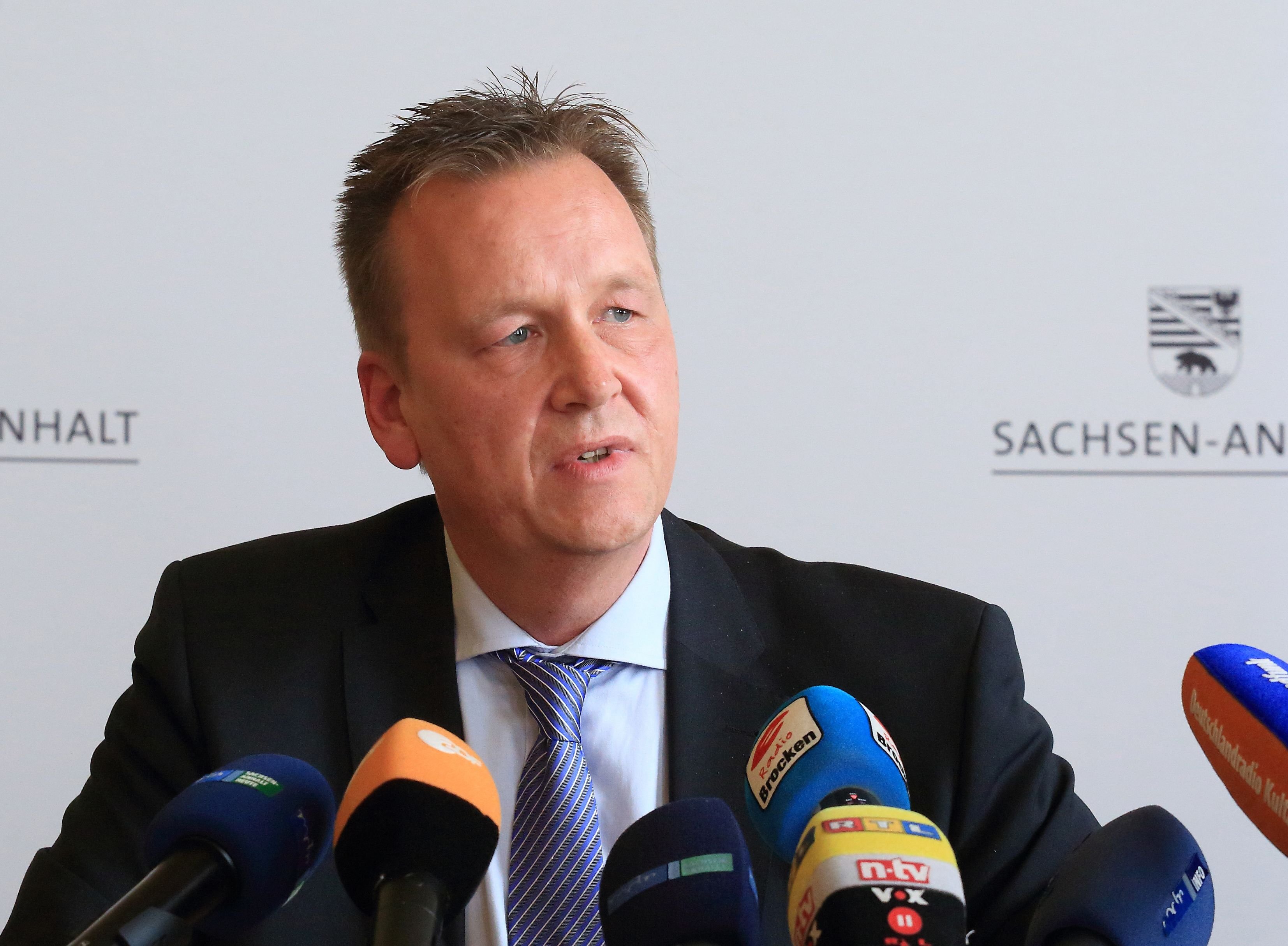 Der Sprecher der SPD-Bundestagsfraktion Burkhard Lischka bei einer Pressekonferenz im April 2016.