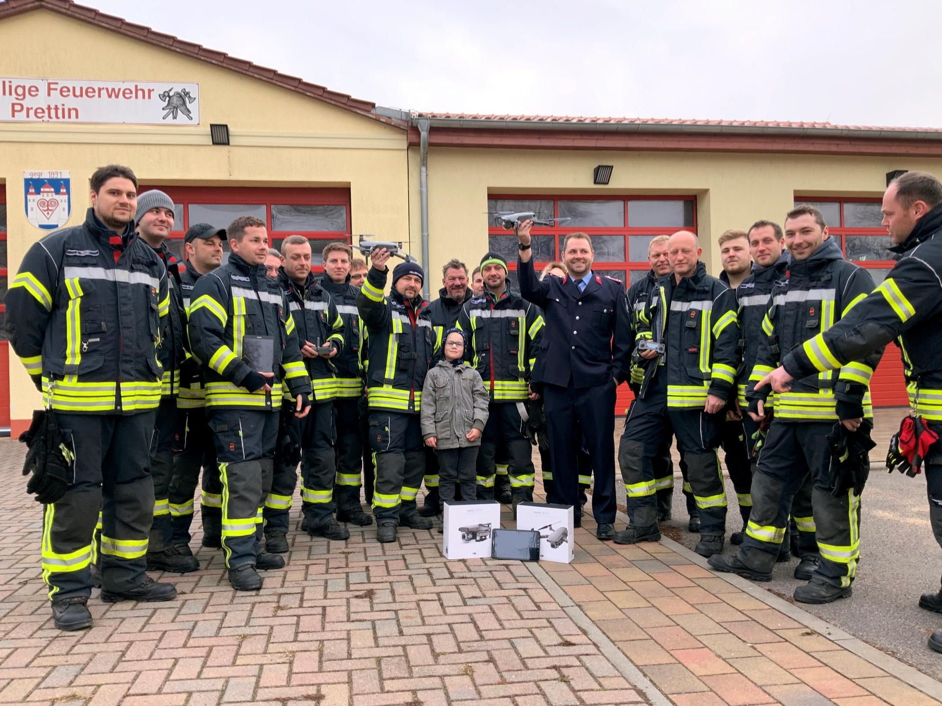 Die Kameraden der Feuerwehr Prettin. 2018 konnte sich die Löschtruppe über zwei Drohnen freuen.
