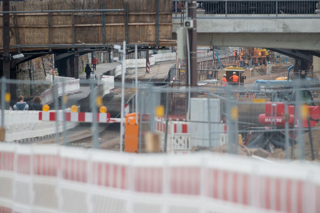 Die Baustelle am City-Tunnel in Magdeburg dauert seit sieben Jahren an. Dieses Jahr soll das 200-Millionen-Euro-Projekt nun endlich abgeschlossen werden. 