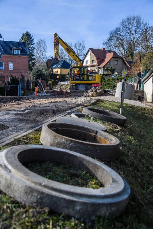 Auf der Baustelle B176 zwischen Bad Bibra und Saubach brummen seit April vergangenen Jahres allein die Motoren diverser Baufahrzeuge.